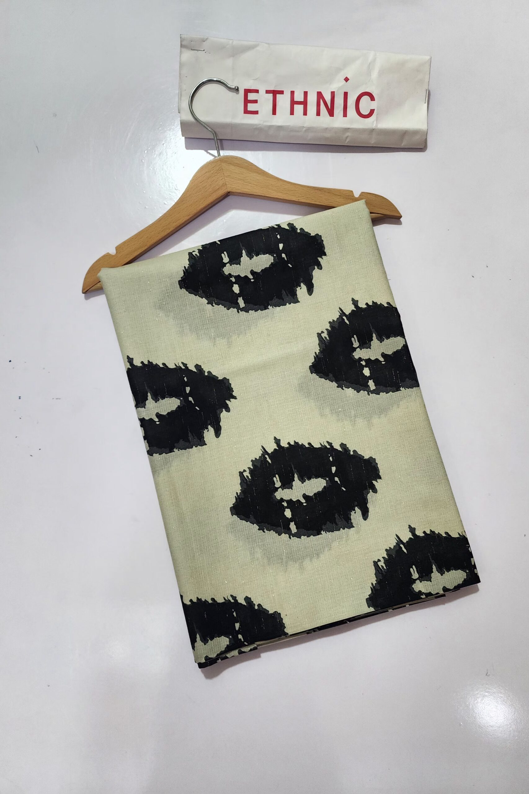 2 pc printed diamond lawn