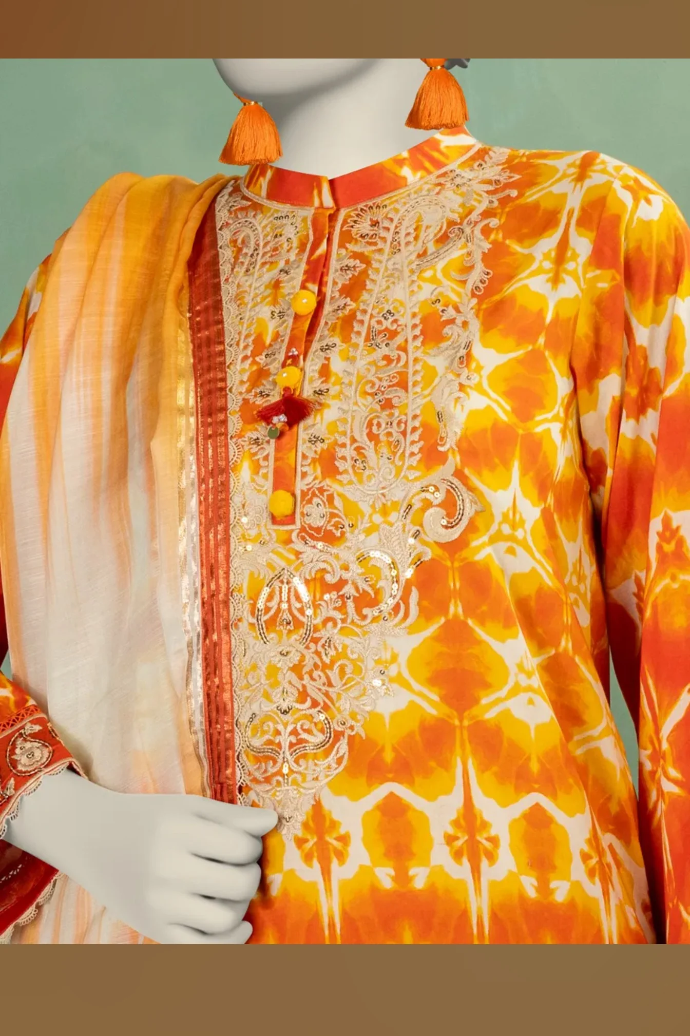 3 pc Embroidered Lawn - Image 2