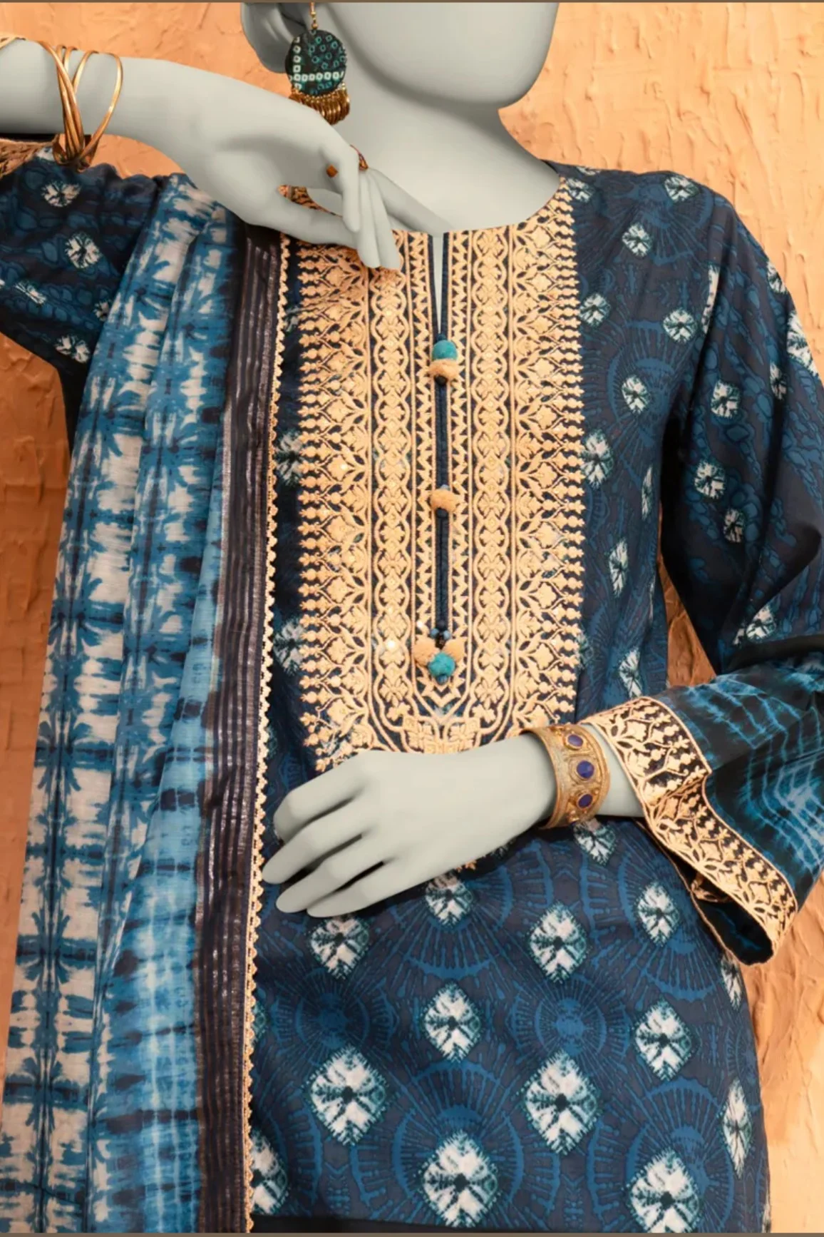 3 pc Embroidered Lawn - Image 3