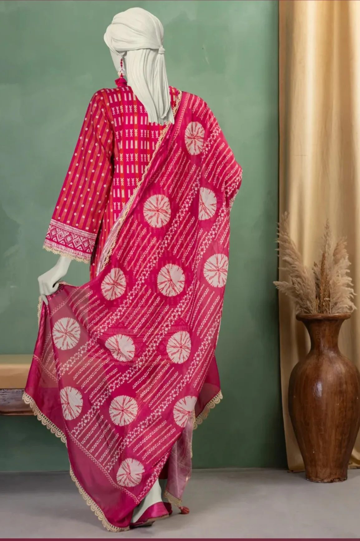 3 pc Embroidered Lawn - Image 2