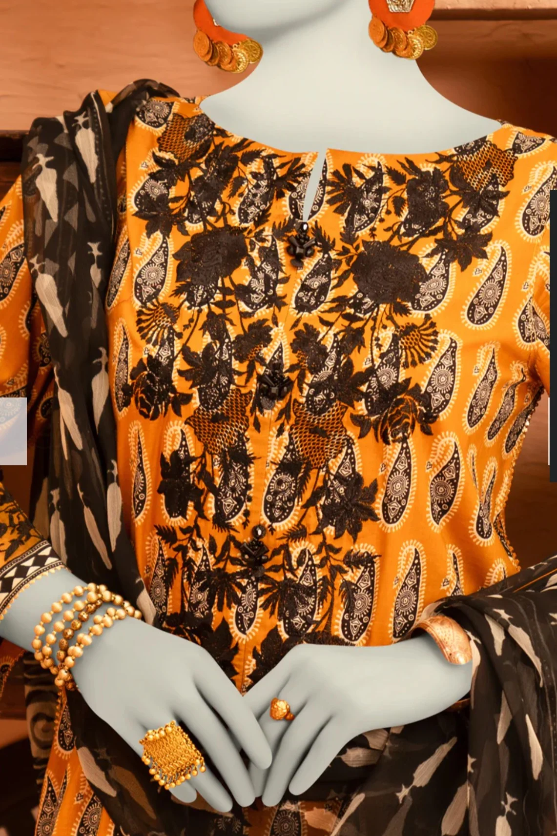 3 pc Embroidered lawn - Image 3