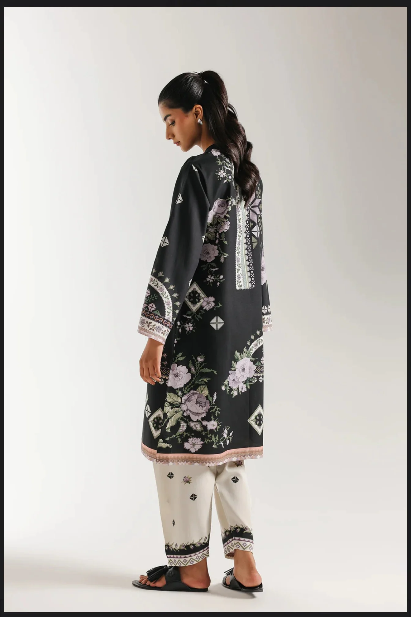 2 pc khaddar printed COORD set - Image 2