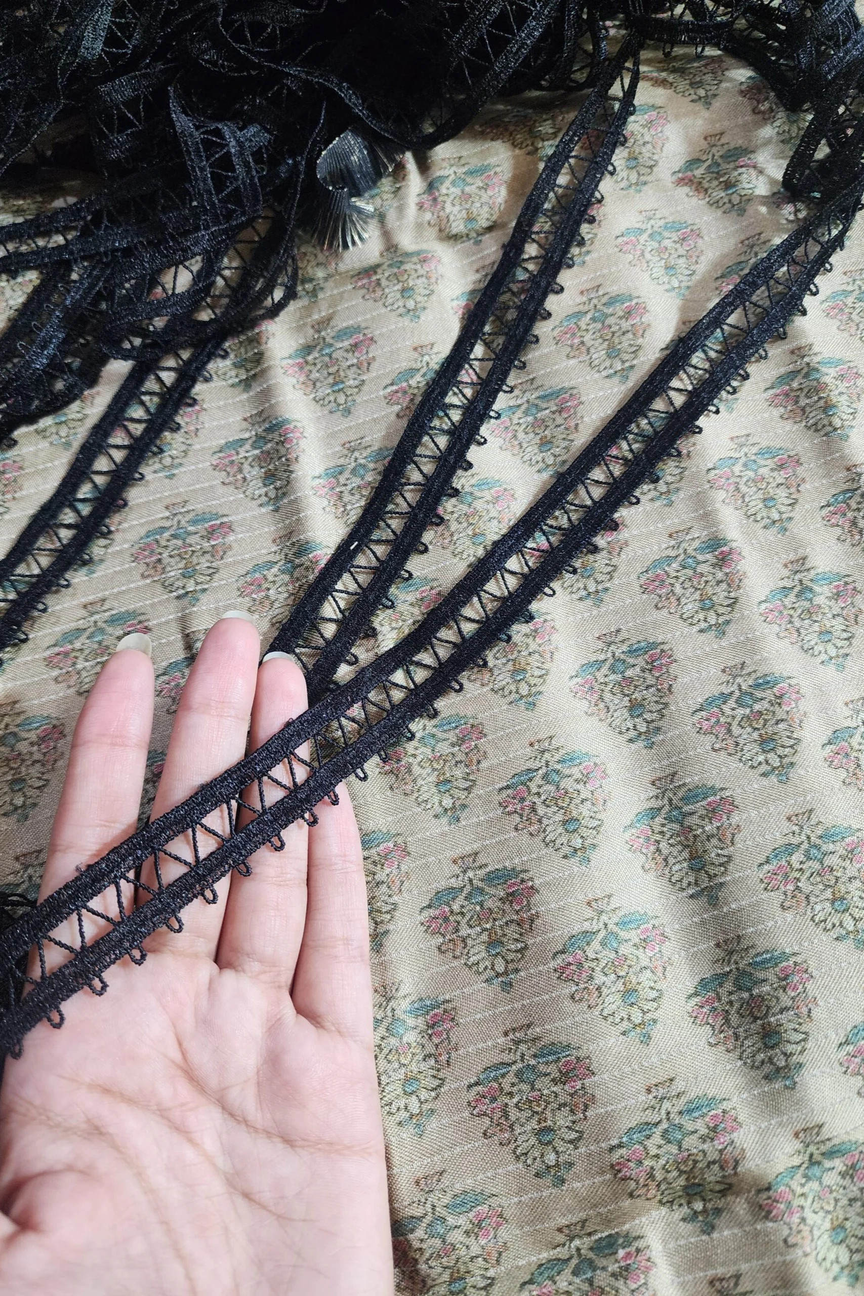 Joint lace black(per yard)